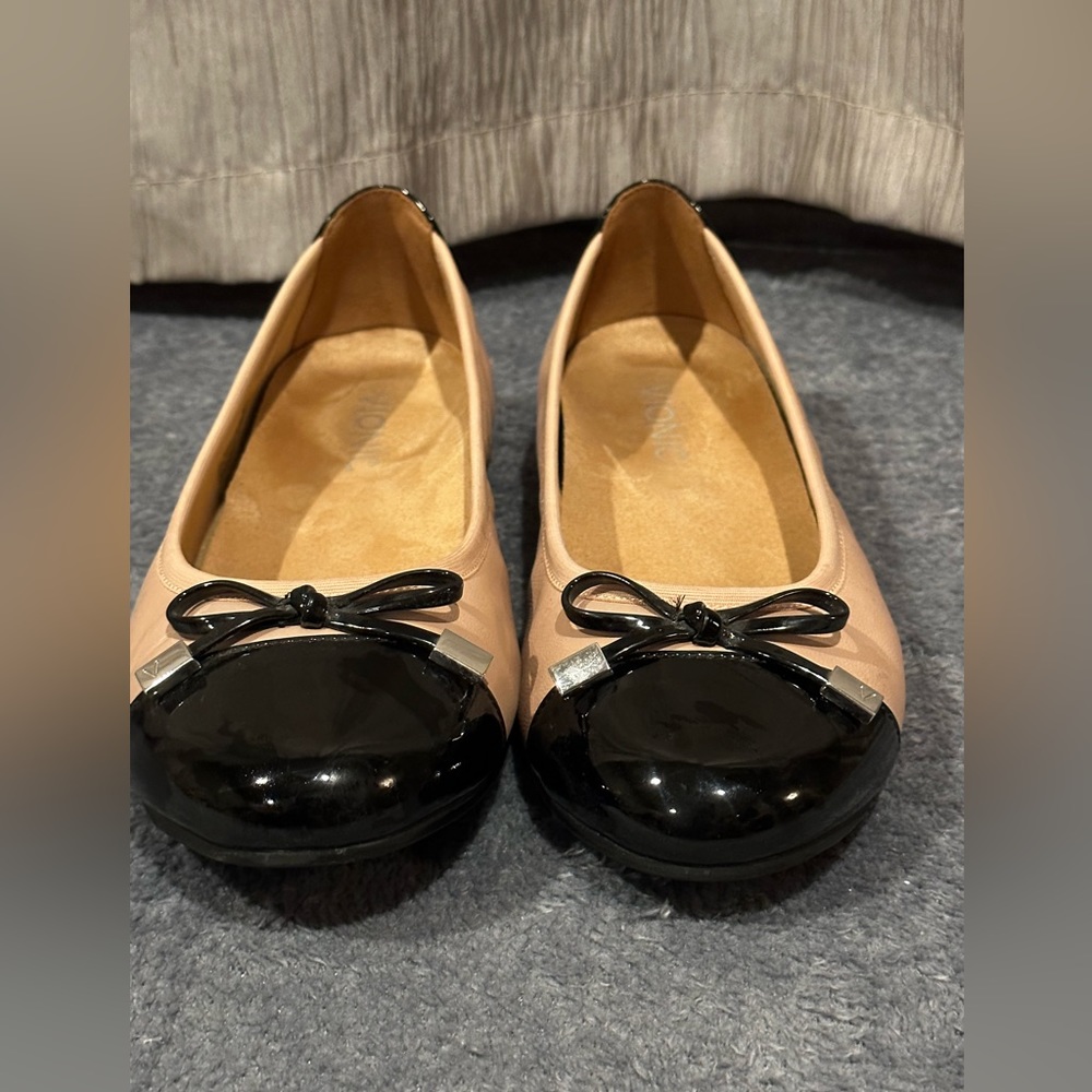 Vionic flats
